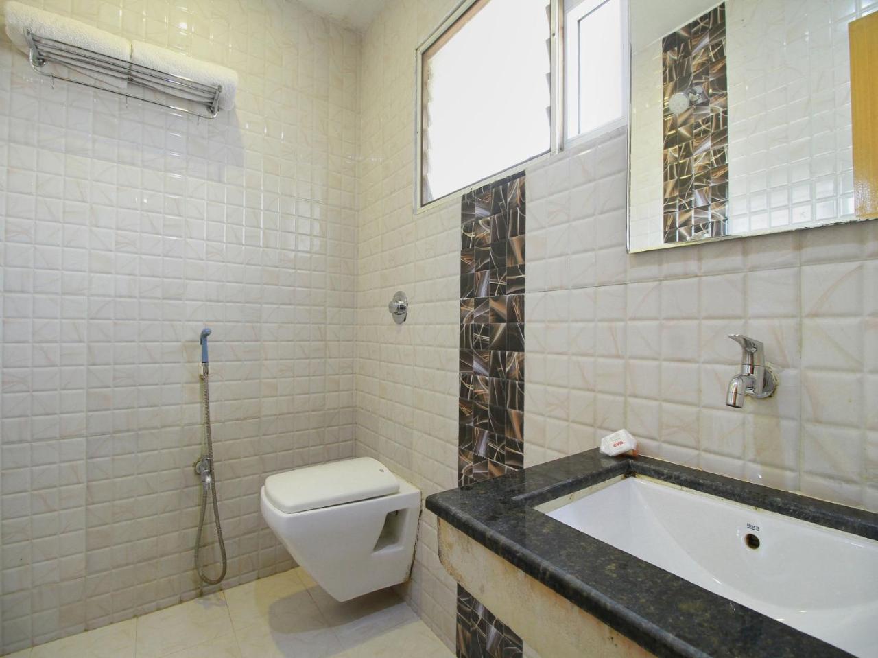 Oyo 15948 Hotel Srees Tiruchirappalli 外观 照片