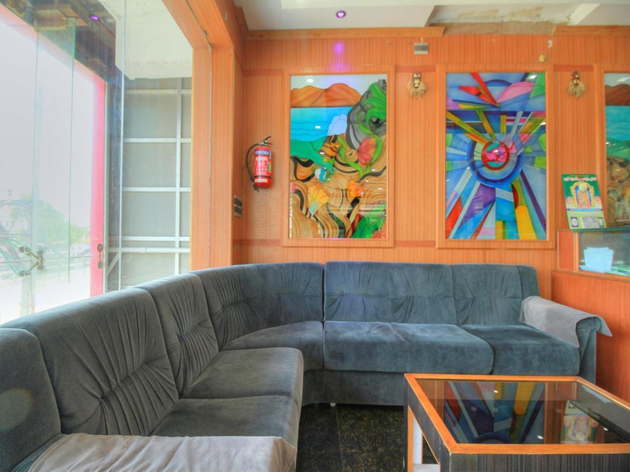 Oyo 15948 Hotel Srees Tiruchirappalli 外观 照片